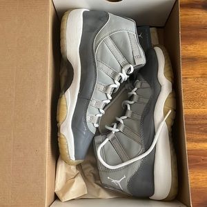 Air Jordan 11 Retro in Medium Grey / White Cool Grey